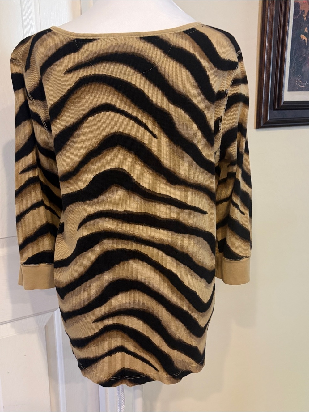 Ralph Lauren Tan and Black Zebra-Print Henley 3/4 sleeves Size 2X - Picture 3 of 8